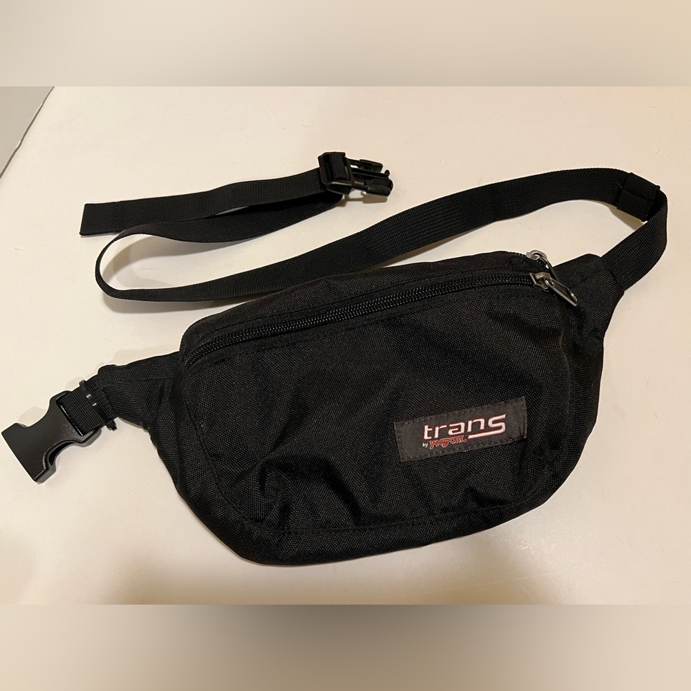 NWOT UNISEX TRANS by JANSPORT BELT BAG.